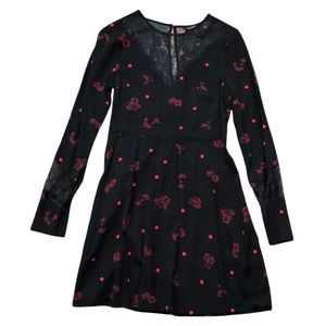 EXPRESS Floral Dress with Lace Neckline and Sleeves (Black/Red)